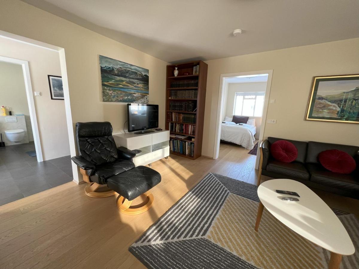 Guesthouse Akureyri - Apartments Near Down Town Exterior foto