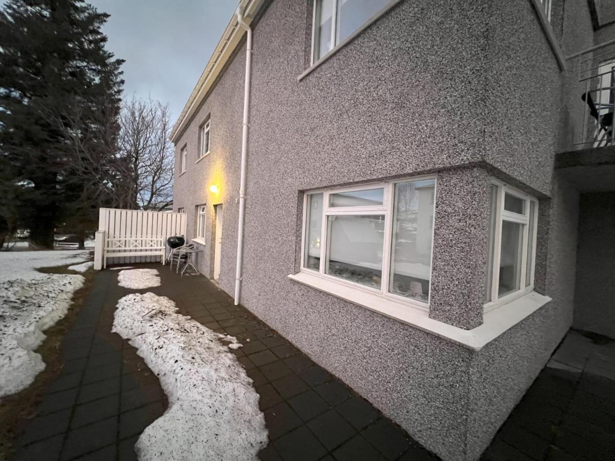 Guesthouse Akureyri - Apartments Near Down Town Exterior foto