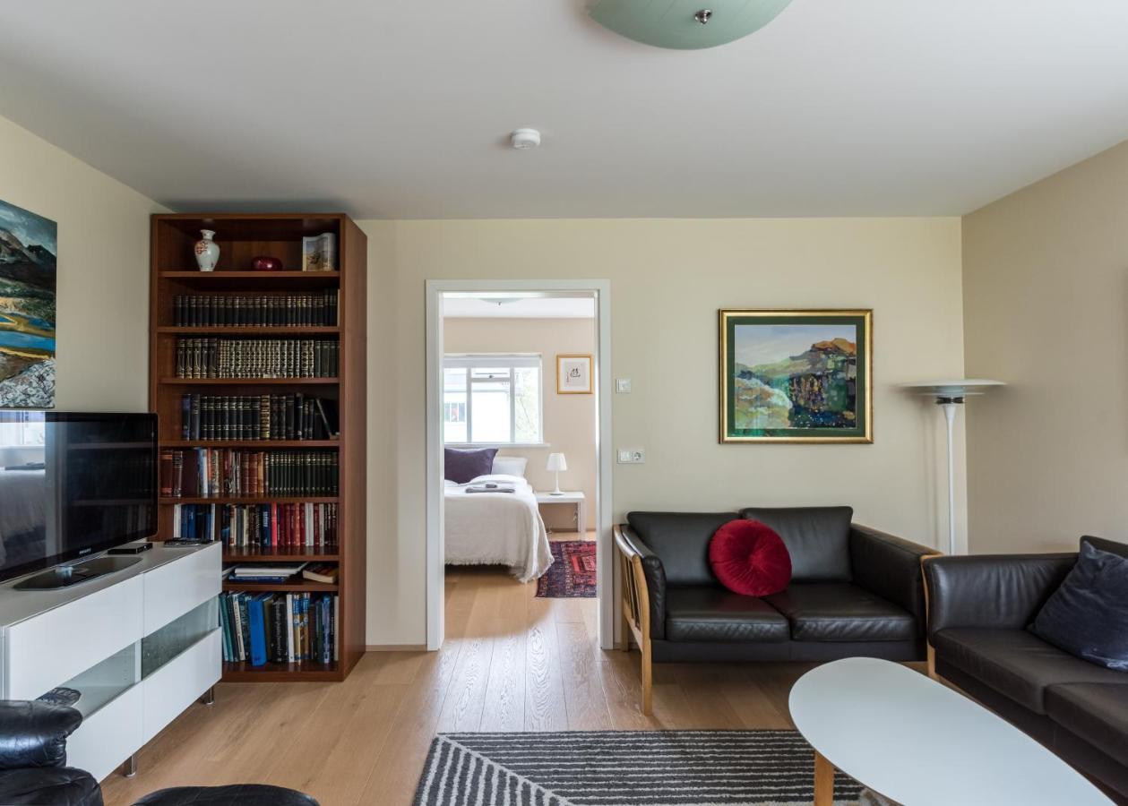 Guesthouse Akureyri - Apartments Near Down Town Exterior foto